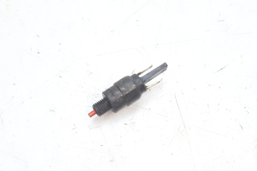 photo de INTERRUPTOR DE LUZ DE FREIO TRASEIRA PIAGGIO MP3 500 (2016 - 2018) - Vista principal