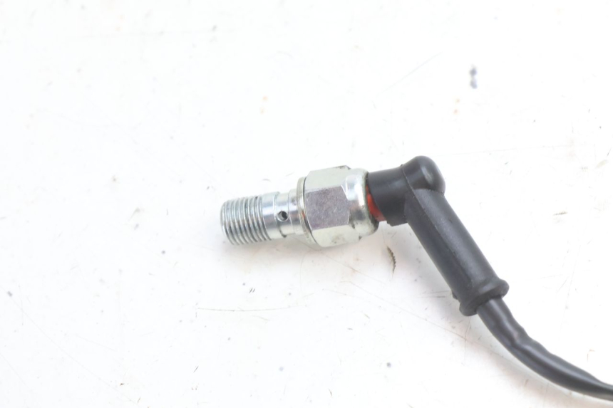 photo de INTERRUPTOR DA LUZ DE FREIO TRASEIRA RIEJU MRT PRO SUPERMOTARD 50 (2007 - 2018) - Detalhe da peça