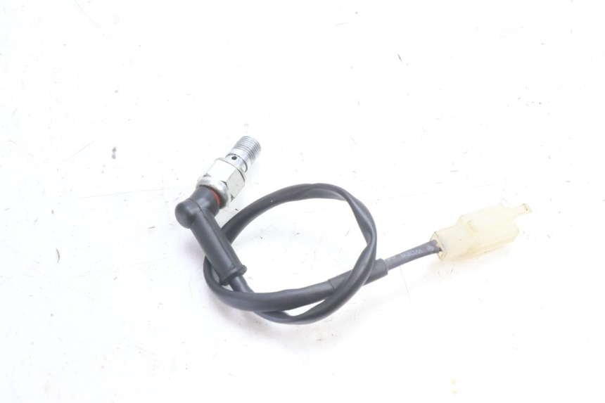 photo de INTERRUPTOR DA LUZ DE FREIO TRASEIRA RIEJU MRT PRO SUPERMOTARD 50 (2007 - 2018) - Outro ângulo de visão