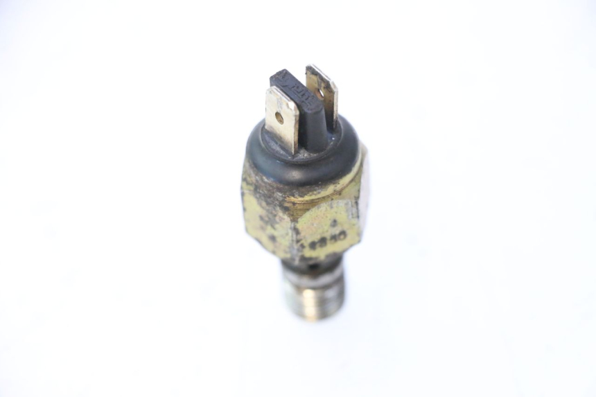 photo de INTERRUPTOR DA LUZ DE FREIO TRASEIRA MZ RT 125 (2000 - 2008) - Zoom do estado de desgaste