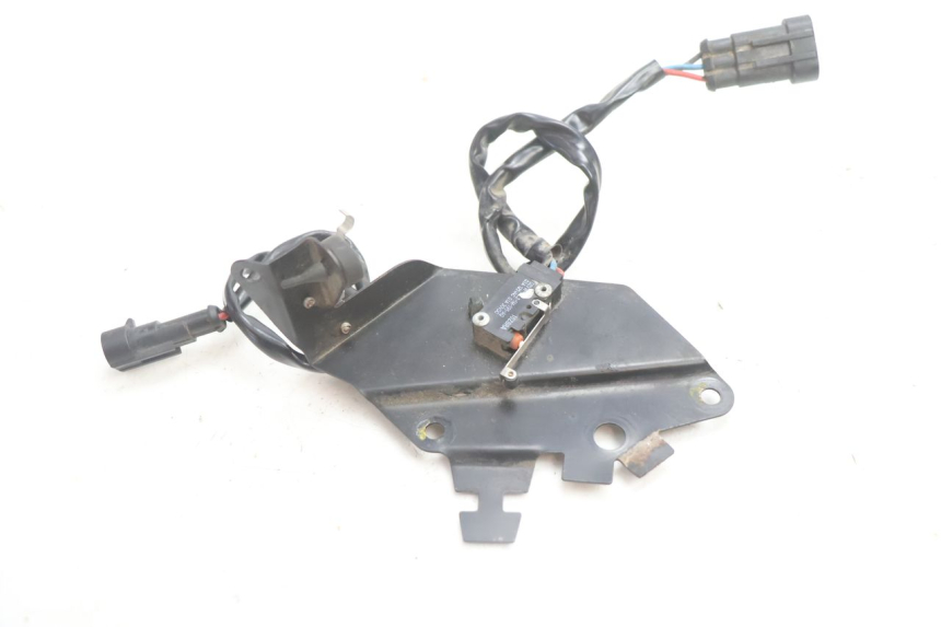 photo de CONTATOR DE LUZ DE FREIO TRASEIRO CAN-AM SPYDER RS 1000 (2008 - 2012) - Detalhe da peça