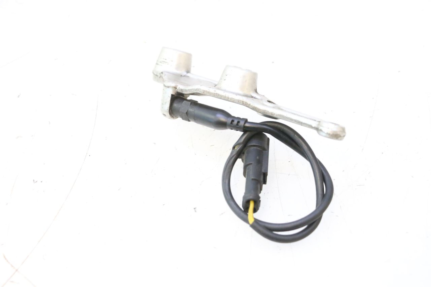 photo de INTERRUPTOR DA LUZ DE FREIO TRASEIRA DUCATI SS IE DS CARENEE 1000 (2002 - 2006) - Zoom do estado de desgaste