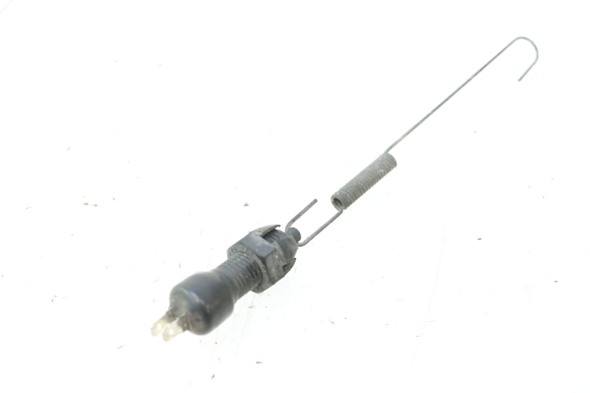 photo de INTERRUPTOR DE LUZ DE FREIO TRASEIRA SUZUKI SV S 650 (2003 - 2009) - Detalhe da peça