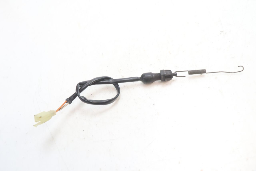 photo de INTERRUPTOR DE LUZ DE FREIO TRASEIRA SUZUKI SV S 650 (2003 - 2009) - Outro ângulo de visão