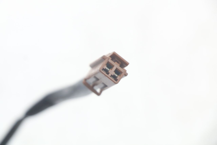 photo de INTERRUPTOR DE LUZ DE FREIO TRASEIRA YAMAHA TDM ABS 900 (2002 - 2014) - Outro ângulo de visão