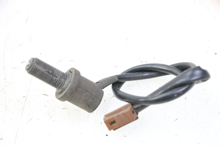 photo de INTERRUPTOR DA LUZ DE FREIO TRASEIRA YAMAHA TDM ABS 900 (2002 - 2014) - Zoom do estado de desgaste