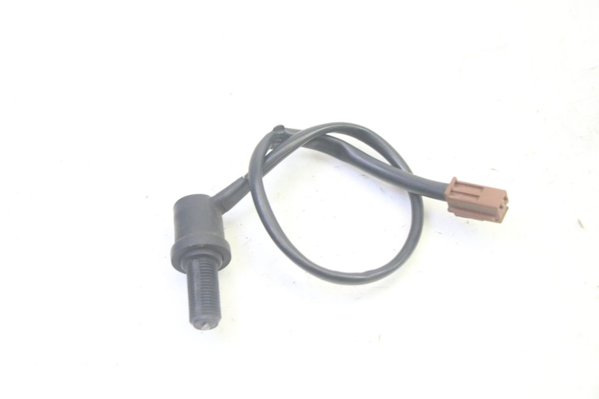 photo de INTERRUPTOR DA LUZ DE FREIO TRASEIRA YAMAHA TDM ABS 900 (2002 - 2014) - Zoom do estado de desgaste