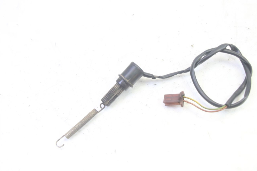 photo de INTERRUPTOR DE LUZ DE FREIO TRASEIRA YAMAHA TZR 50 (2008 - 2016) - Zoom do estado de desgaste