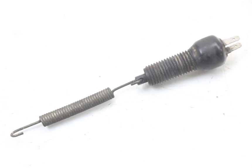 photo de INTERRUPTOR DE LUZ DE FREIO TRASEIRA SUZUKI VL INTRUDER 125 (2004 - 2007) - Zoom do estado de desgaste
