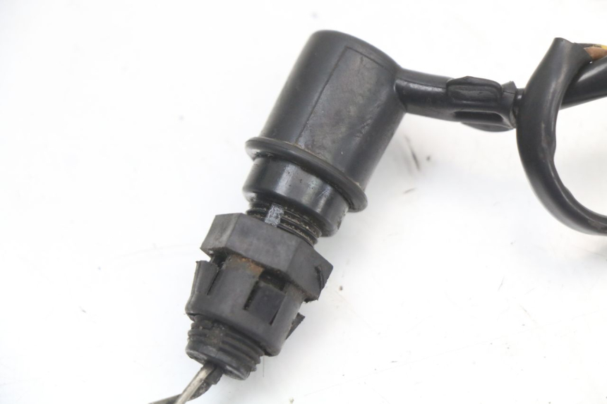 photo de INTERRUPTOR DE LUZ DE FREIO TRASEIRO YAMAHA XJ F 900 (1983 - 1994) - Ampliação técnica