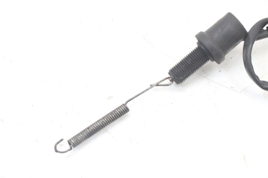 photo de INTERRUPTOR DE LUZ DE FREIO TRASEIRO YAMAHA FZS FAZER 600 (2001 - 2003) - Outro ângulo de visão