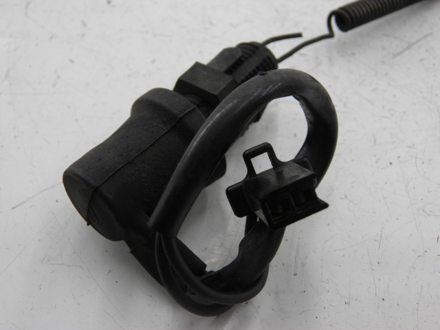 photo de INTERRUPTOR DE LUZ DE FREIO TRASEIRO YAMAHA XJR 1300 (1998 - 2002) - Detalhe da peça