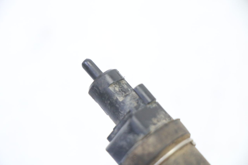 photo de INTERRUPTOR DA LUZ DE FREIO TRASEIRA YAMAHA YFM BRUIN 350 (2003 - 2009) - Outro ângulo de visão