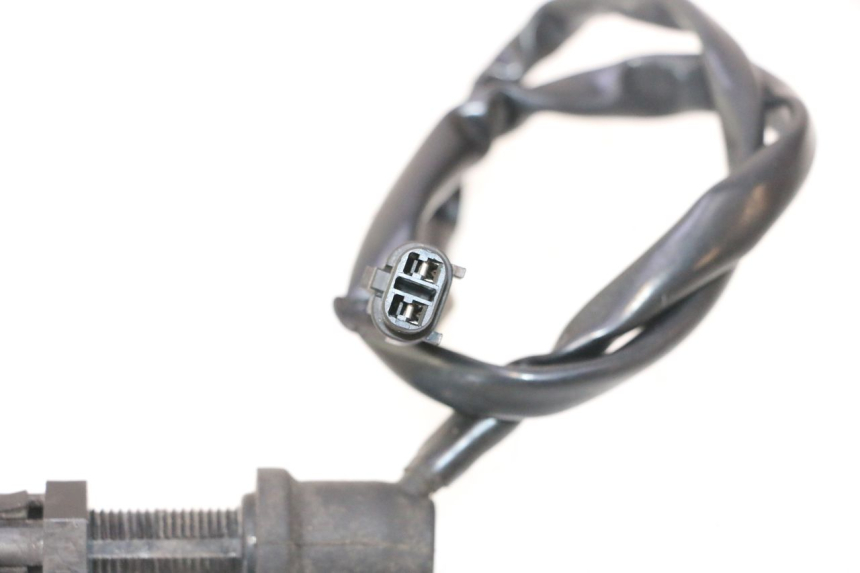 photo de INTERRUPTOR DA LUZ DE FREIO TRASEIRA YAMAHA YZF R6 600 (2008 - 2009) - Detalhe da peça