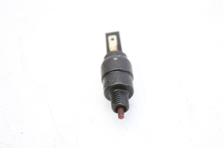 photo de INTERRUPTOR DE LUZ DE FREIO TRASEIRO PIAGGIO ZIP 4T 50 (2018 - 2020) - Outro ângulo de visão