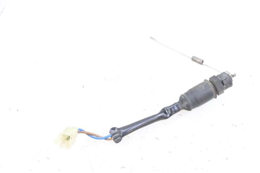 photo de INTERRUPTOR DE LUZ DE FREIO TRASEIRA KAWASAKI ZR 7 750 (1999 - 2004) - Detalhe da peça