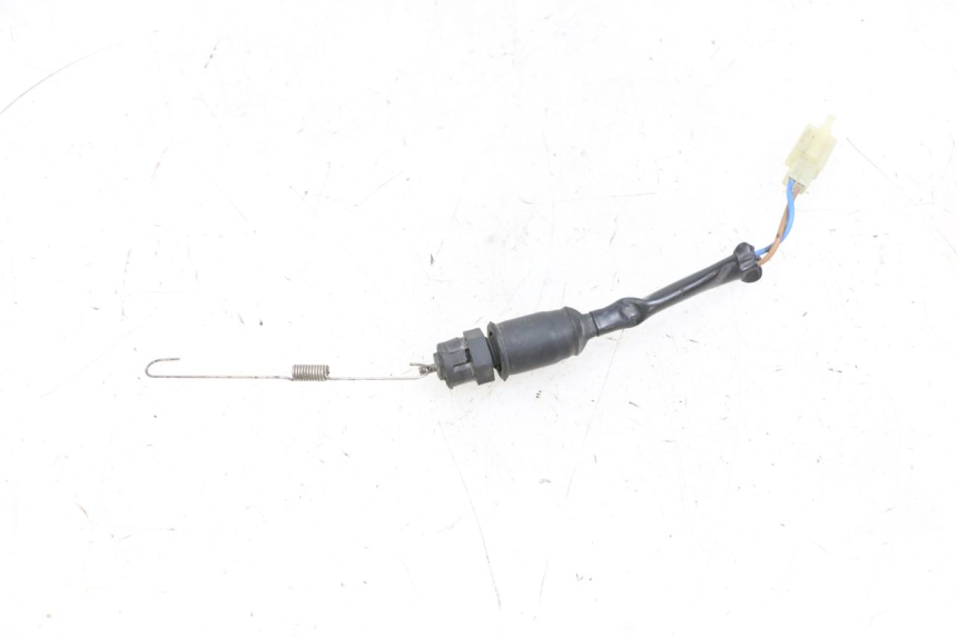 photo de INTERRUPTOR DE LUZ DE FREIO TRASEIRA KAWASAKI ZR 7 750 (1999 - 2004) - Outro ângulo de visão