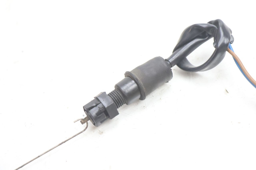 photo de INTERRUPTOR DA LUZ DE FREIO TRASEIRA KAWASAKI ZX-6R ZX6R 600 (2000 - 2002) - Zoom do estado de desgaste