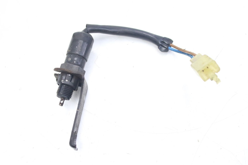 photo de INTERRUPTOR DE LUZ DE FREIO TRASEIRO KAWASAKI ZZR 600 (1995 - 2004) - Zoom do estado de desgaste