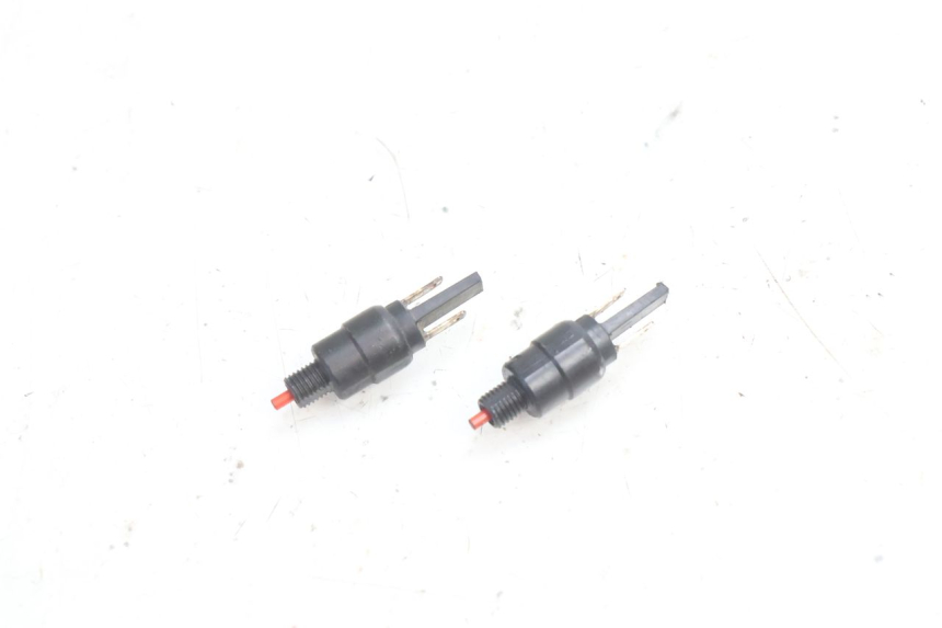 photo de INTERRUPTOR DA LUZ DE FREIO APRILIA ATLANTIC S 125 (2010 - 2013) - Vista principal