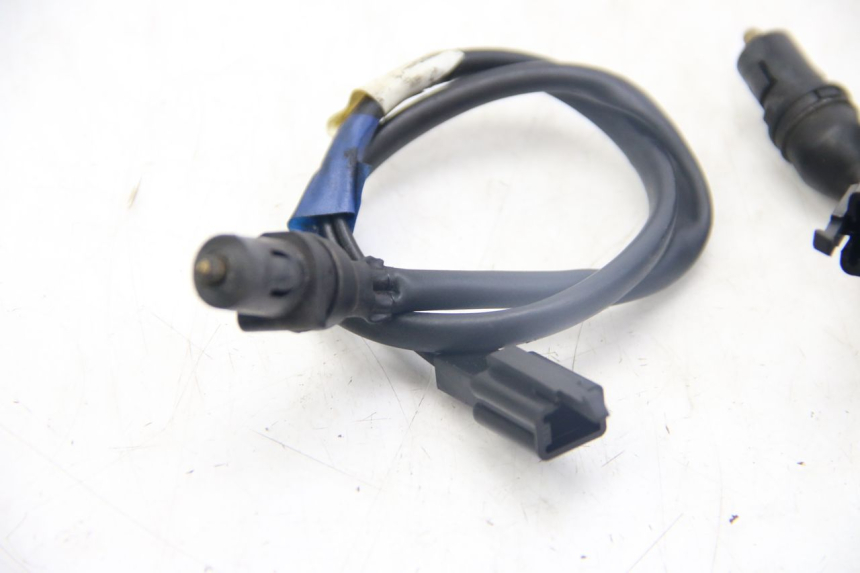 photo de INTERRUPTOR DE LUZ DE FREIO YAMAHA BW'S BWS 125 (2010 - 2013) - Zoom do estado de desgaste