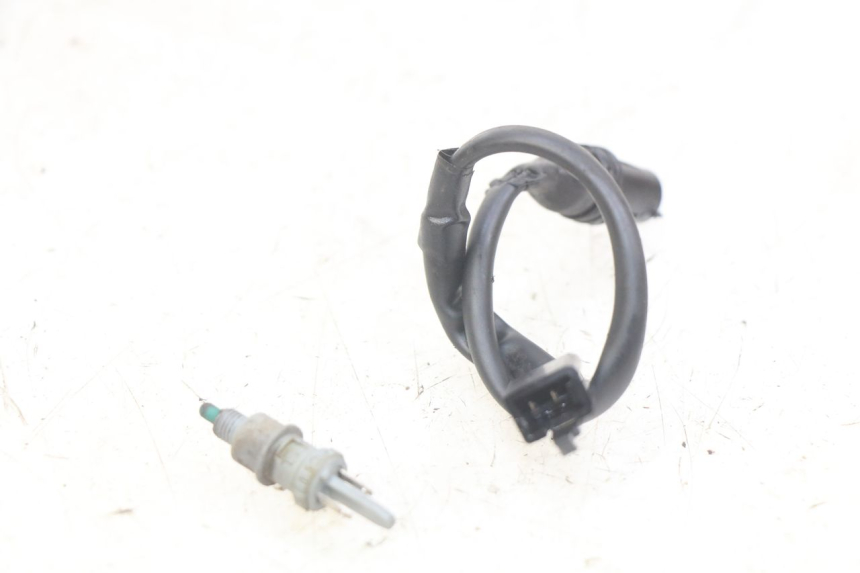photo de INTERRUPTOR DE LUZ DE FREIO YAMAHA BW'S EASY 50 (2013 - 2016) - Detalhe da peça