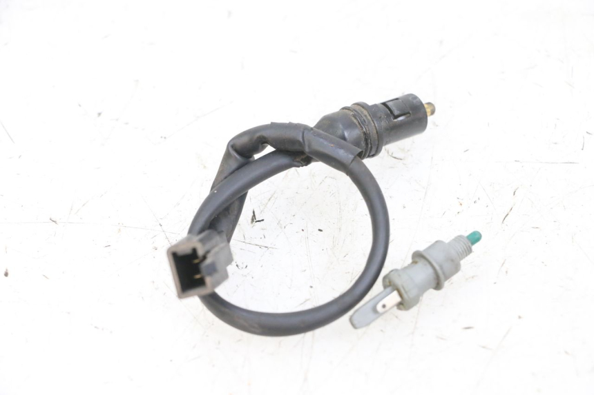 photo de INTERRUPTOR DE LUZ DE FREIO YAMAHA BW'S EASY 50 (2013 - 2016) - Outro ângulo de visão