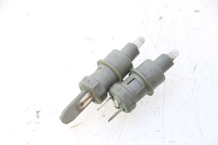 photo de INTERRUPTOR DE LUZ DE FREIO PEUGEOT CITYSTAR 2T 50 (2018 - 2021) - Vista principal