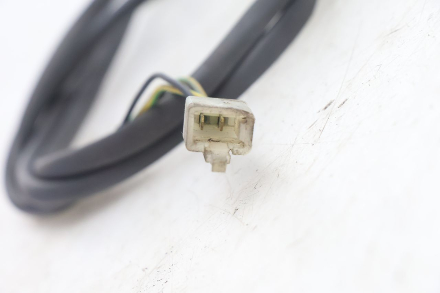 photo de INTERRUPTOR DE LUZ DE FREIO PEUGEOT CITYSTAR 125 (2011 - 2017) - Zoom do estado de desgaste