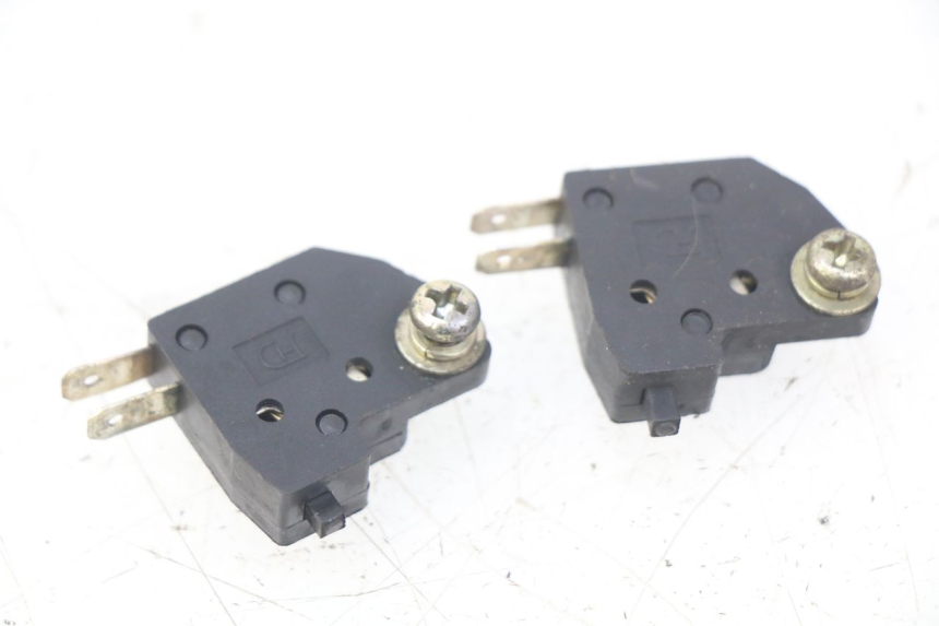 photo de INTERRUPTOR DE LUZ DE FREIO PEUGEOT DJANGO 2T 50 (2014 - 2019) - Vista principal