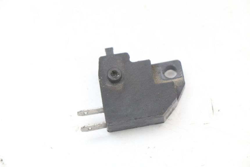 photo de INTERRUPTOR DE LUZ DE FREIO DIREITO DAELIM A-FOUR 2T 50 (2005 - 2012) - Zoom do estado de desgaste