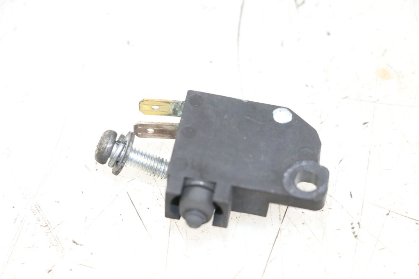 photo de INTERRUPTOR DE LUZ DE FREIO DIREITO SUZUKI ADDRESS 110 (2015 - 2020) - Vista principal