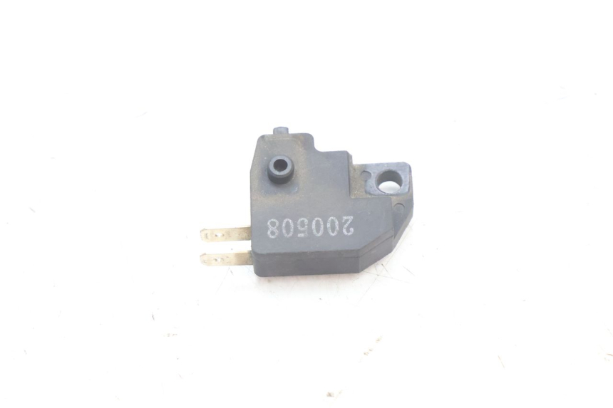 photo de INTERRUPTOR DE LUZ DE FREIO DIREITO KYMCO AGILITY 16+ 4T 50 (2018 - 2023) - Detalhe da peça