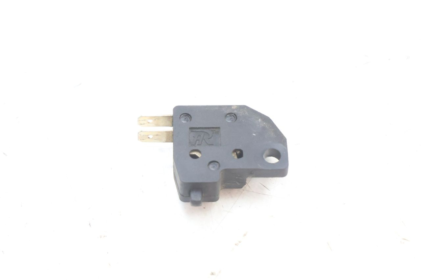 photo de INTERRUPTOR DE LUZ DE FREIO DIREITO KYMCO AGILITY 16+ 4T 50 (2018 - 2023) - Zoom do estado de desgaste