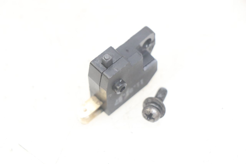 photo de INTERRUPTOR DE LUZ DE FREIO DIREITO KYMCO AGILITY 4T 50 (2005 - 2018) - Detalhe da peça