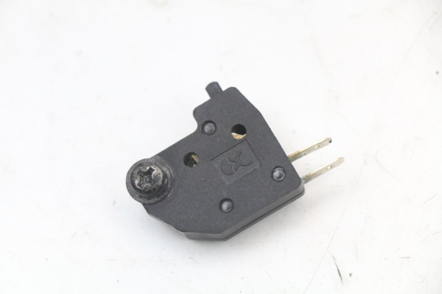 photo de INTERRUPTOR DE LUZ DE FREIO DIREITO KYMCO AGILITY 4T 50 (2018 - 2022) - Vista principal