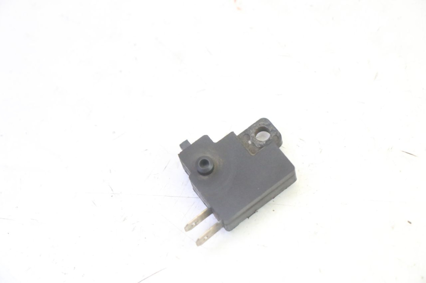 photo de INTERRUPTOR DE LUZ DE FREIO DIREITO KYMCO AGILITY 4T 50 (2005 - 2018) - Zoom do estado de desgaste
