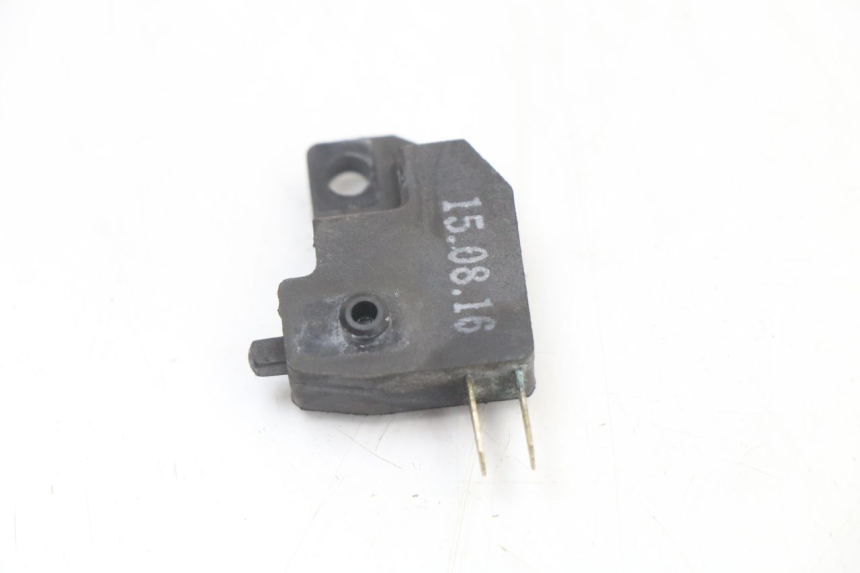 photo de INTERRUPTOR DE LUZ DE FREIO DIREITO KYMCO AGILITY CARRY 50 (2011 - 2020) - Detalhe da peça