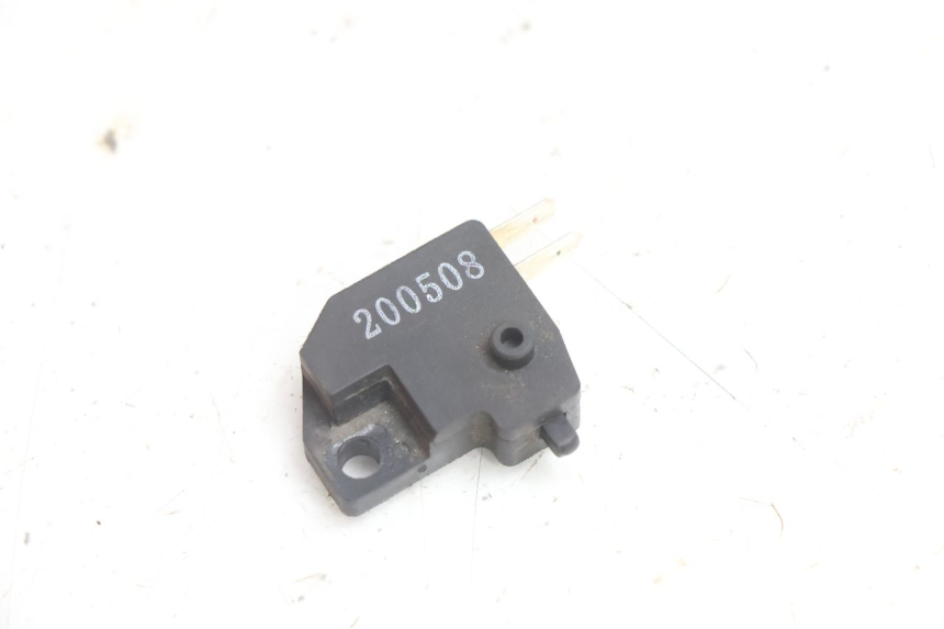 photo de INTERRUPTOR DE LUZ DE FREIO DIREITO KYMCO AGILITY CITY 16P 125 (2015 - 2024) - Outro ângulo de visão