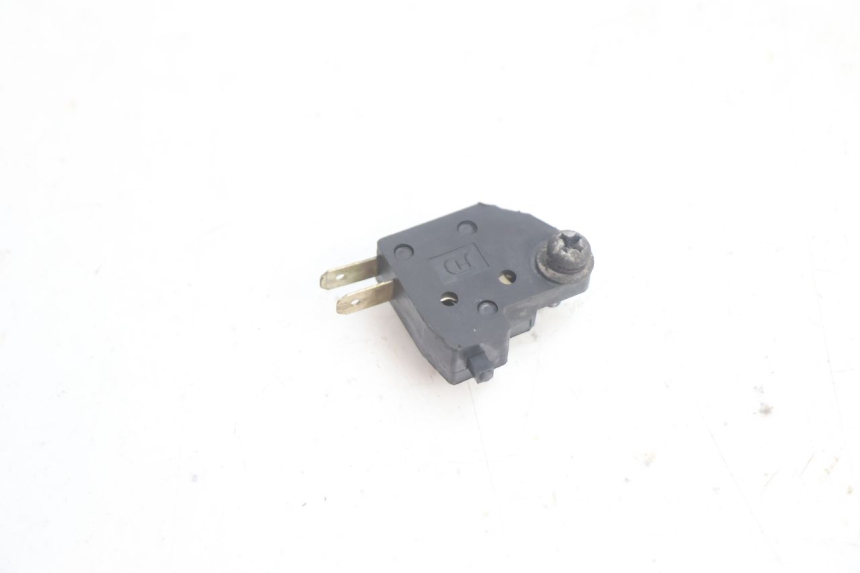 photo de INTERRUPTOR DE LUZ DE FREIO DIREITO KYMCO AGILITY CITY 2T 50 (2008 - 2016) - Detalhe da peça