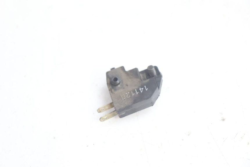 photo de INTERRUPTOR DE LUZ DE FREIO DIREITO KYMCO AGILITY CITY 2T 50 (2008 - 2016) - Zoom do estado de desgaste