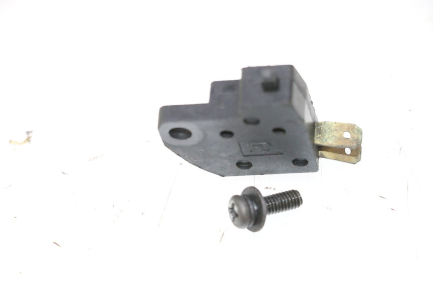 photo de INTERRUPTOR DE LUZ DE FREIO DIREITO KYMCO AGILITY FR 2T 50 (2012 - 2017) - Outro ângulo de visão