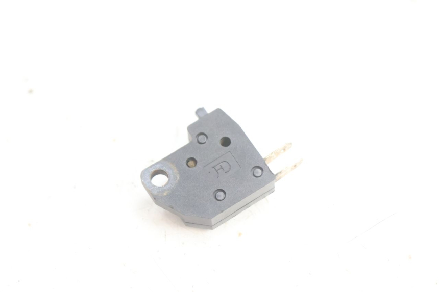 photo de INTERRUPTOR DE LUZ DE FREIO DIREITO KYMCO AGILITY FR 2T 50 (2012 - 2017) - Vista principal