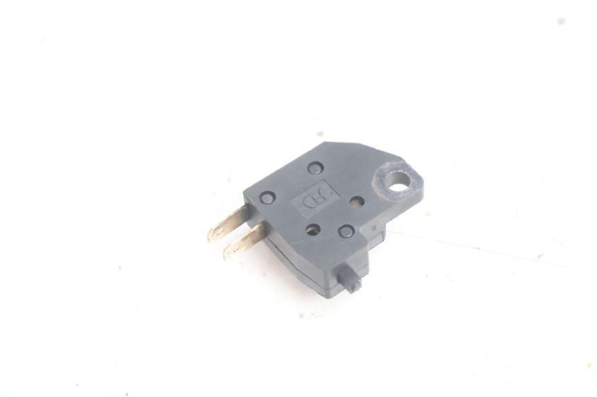 photo de INTERRUPTOR DE LUZ DE FREIO DIREITO KYMCO AGILITY FR 2T 50 (2012 - 2017) - Zoom do estado de desgaste
