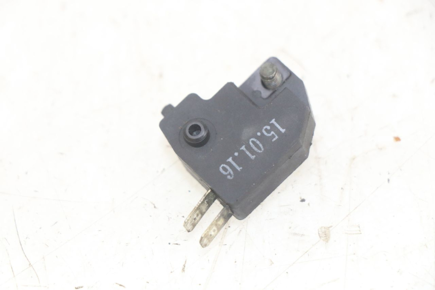 photo de INTERRUPTOR DE LUZ DE FREIO DIREITO KYMCO AGILITY NAKED RENOUVO 2T 50 (2011 - 2018) - Detalhe da peça
