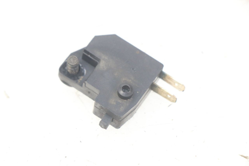 photo de INTERRUPTOR DE LUZ DE FREIO DIREITO KYMCO AGILITY RS 2T 50 (2009 - 2013) - Detalhe da peça