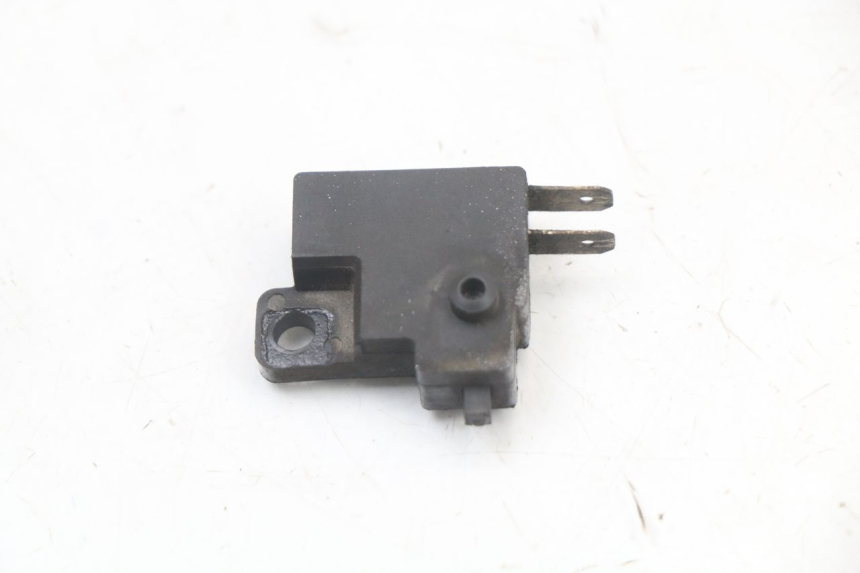 photo de INTERRUPTOR DE LUZ DE FREIO DIREITO KYMCO AGILITY RS 4T 50 (2009 - 2013) - Detalhe da peça
