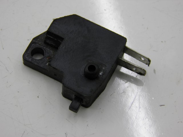 photo de INTERRUPTOR DE LUZ DE FREIO DIREITO BAOTIAN BT COLLECTOR 50 (2005 - 2013) - Vista principal