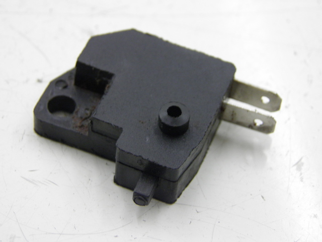 photo de INTERRUPTOR DE LUZ DE FREIO DIREITO BHM REVENGER 50 (2009 - 2015) - Detalhe da peça