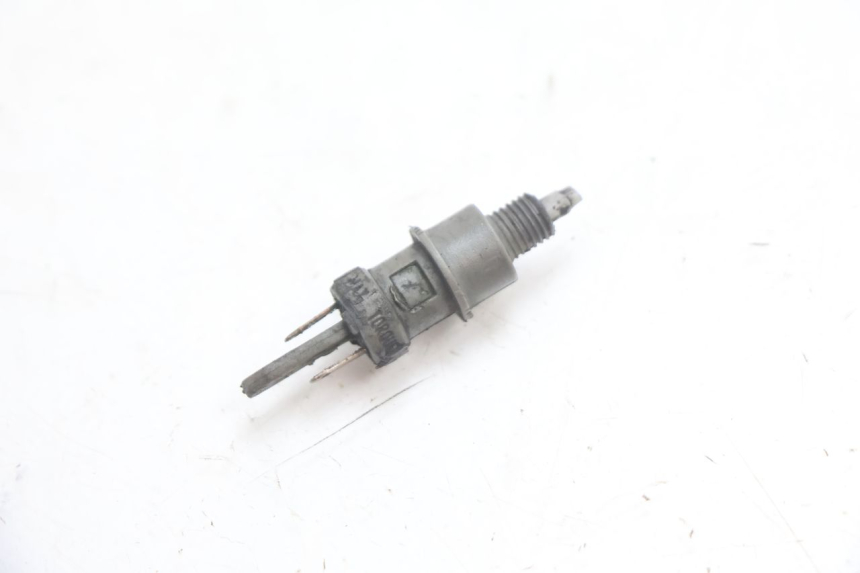 photo de CONTATOR DE LUZ DE FREIO DIREITA MBK BOOSTER ROCKET 50 (1995 - 1998) - Detalhe da peça